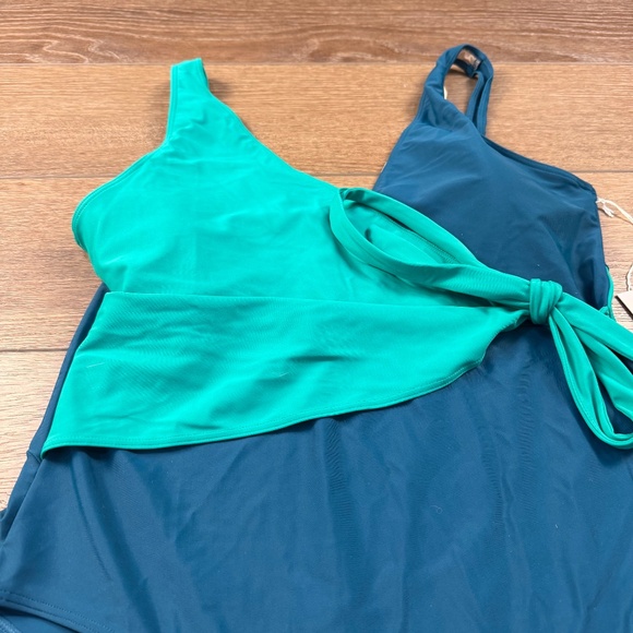 Summersalt The Perfect Wrap One-Piece Swimwear Green Size 16 NWT Women's Swim - Picture 2 of 10